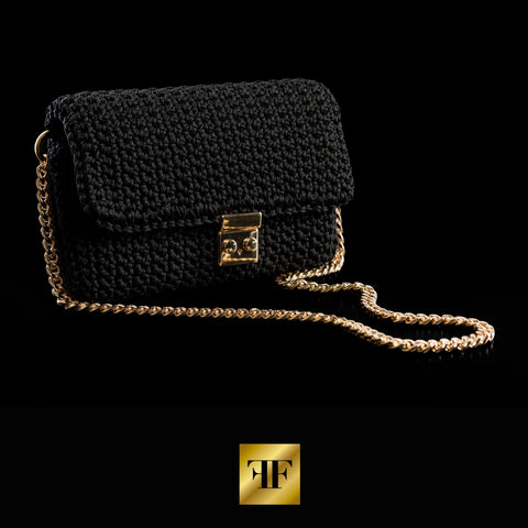 Clutch crochet Caviar Preta